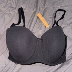 SKIMS FITS EVERYBODY STRAPLESS BRA 'ONYX'